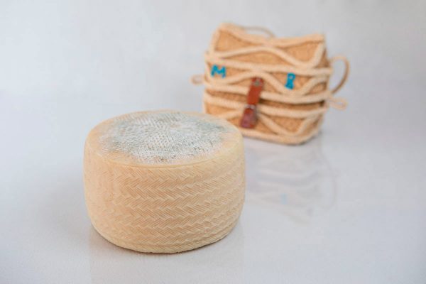 Queso curado de leche cruda de cabra
