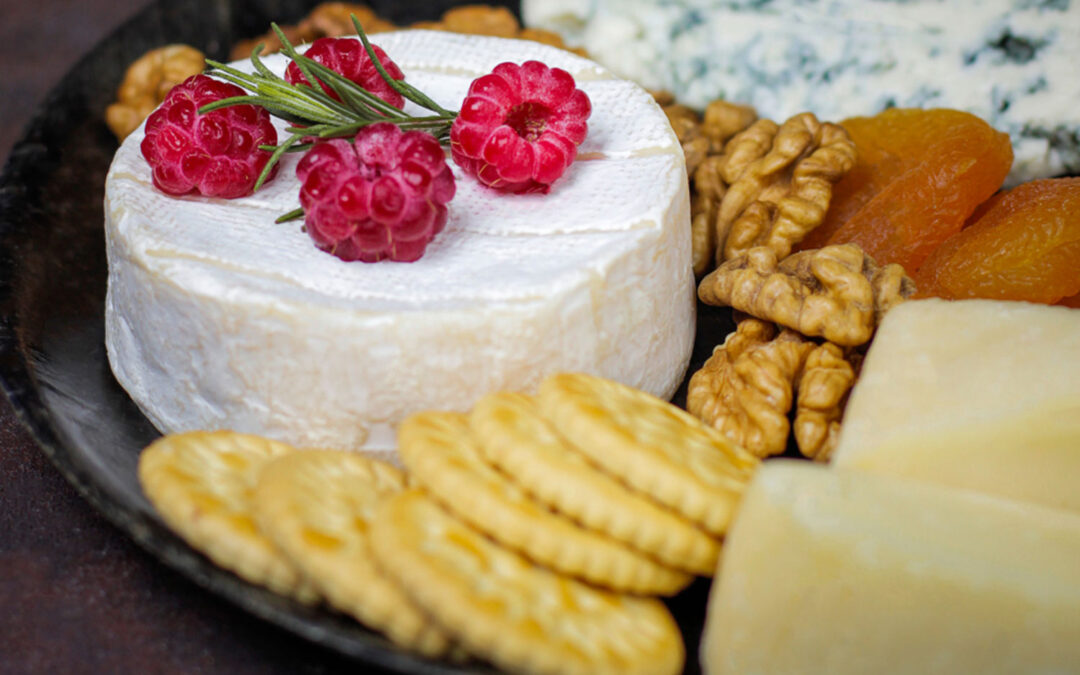 Cómo Incorporar Postres Artesanales de Queso Curado de Cabra en un Bufé de Hotel